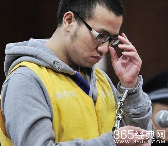 抗震英雄被判入狱 英雄堕落走下神坛