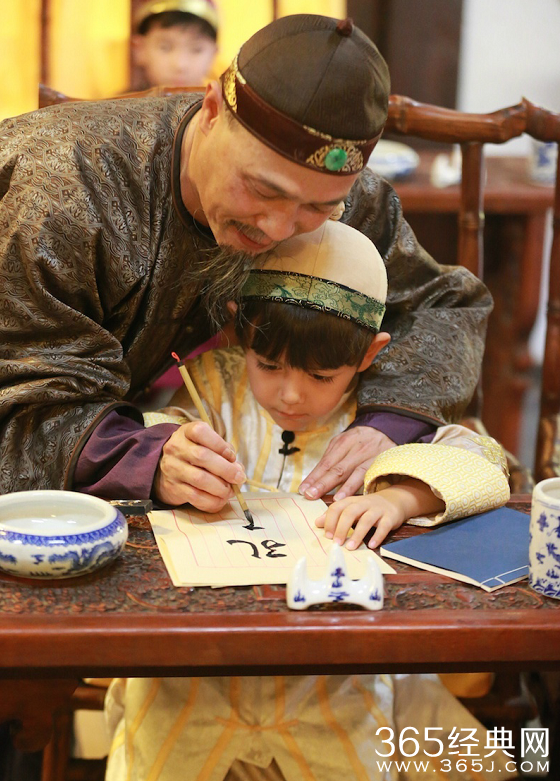 爸爸去哪儿3诺一扮青天入戏太深 精彩视频抢先看