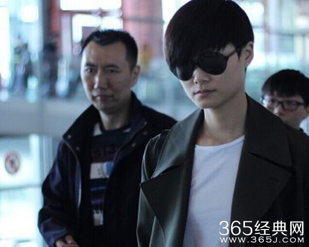 李宇春现身婚礼 神秘男友曝光竟是一位煤老板