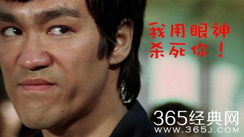 新闻哥：女的脱下内衣内裤！2015.10.12