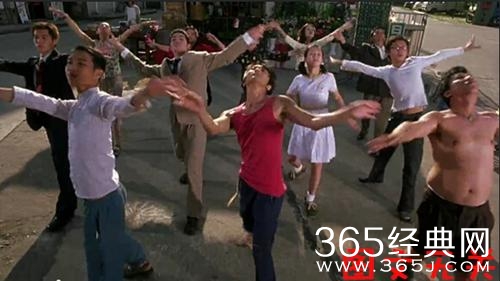 新闻哥：女的脱下内衣内裤！2015.10.12