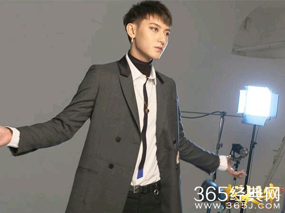 黄子韬加盟《我是大主宰》 将组战队与玩家互动