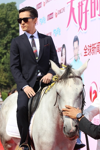 大好时光新闻发布会完整视频在线观看 胡歌骑白马出场