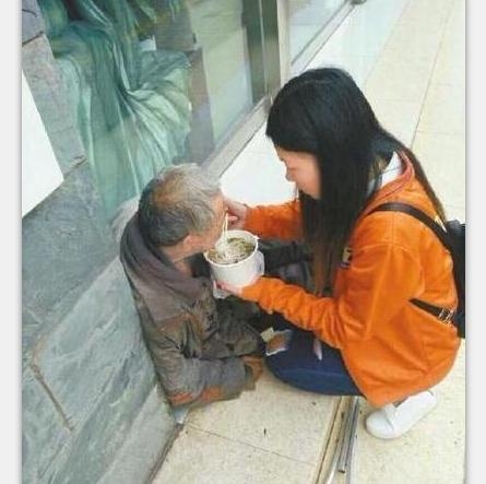 新闻哥：做好事为什么这么难？2015.10.14