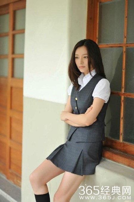 施诗制服装高清图嫩比武大校花黄灿灿