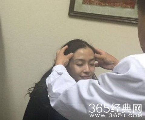 angelababy面部整容鉴定全过程网络直播 鼻子下巴眼睛全检查