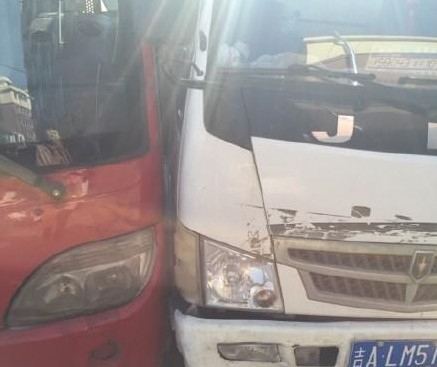 新闻哥：开房没钱就抢劫！2015.10.16