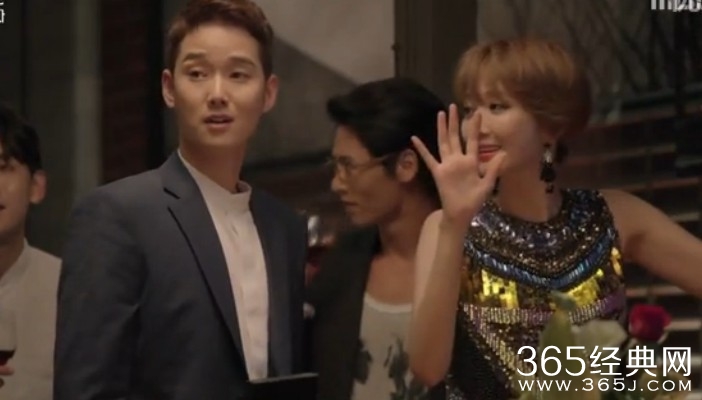 她很漂亮第1集剧情介绍