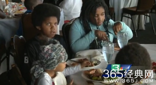 被甩后宴请流浪汉 未婚夫逃婚失踪