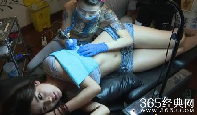 女主播胸口纹EDG直播视频 迅速引来众多网友围观