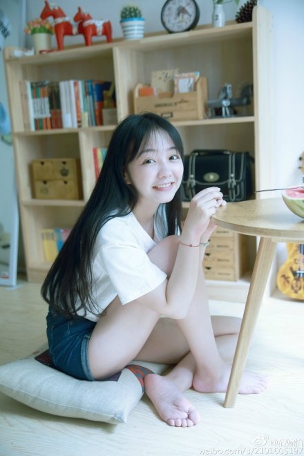一站到底张婉怡微博清纯私房照 挑战彭雪茹失败