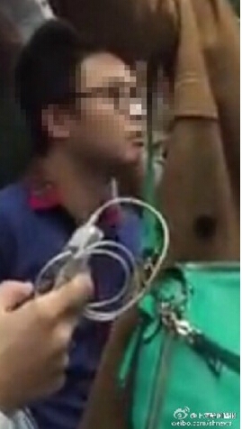 上海地铁4号线抢座眼镜男视频曝光 抢座眼镜男人肉搜索身份信息曝光