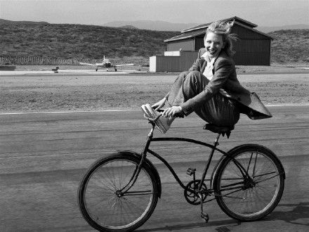 早安心语：愿有人不怕天黑和鬼，只怕你心酸皱眉。2015.10.21