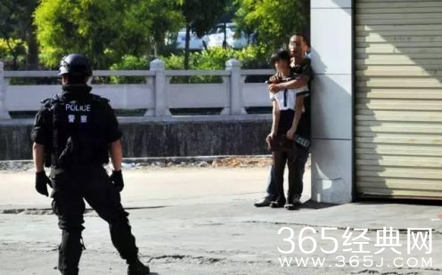 东莞被狙劫匪遇超淡定女孩 ：死就死呗 劫匪被狙女孩毫发无伤