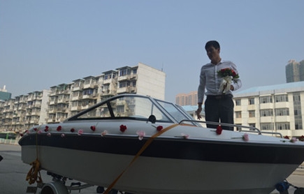 新闻哥：变态凶徒捅人菊花！2015.10.23