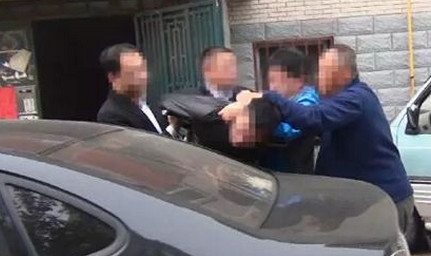 新闻哥：变态凶徒捅人菊花！2015.10.23