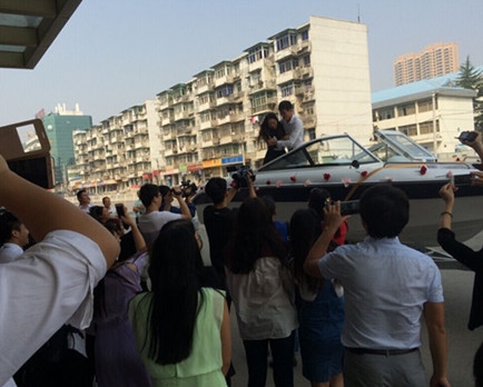 新闻哥：变态凶徒捅人菊花！2015.10.23