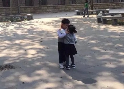 新闻哥：变态凶徒捅人菊花！2015.10.23