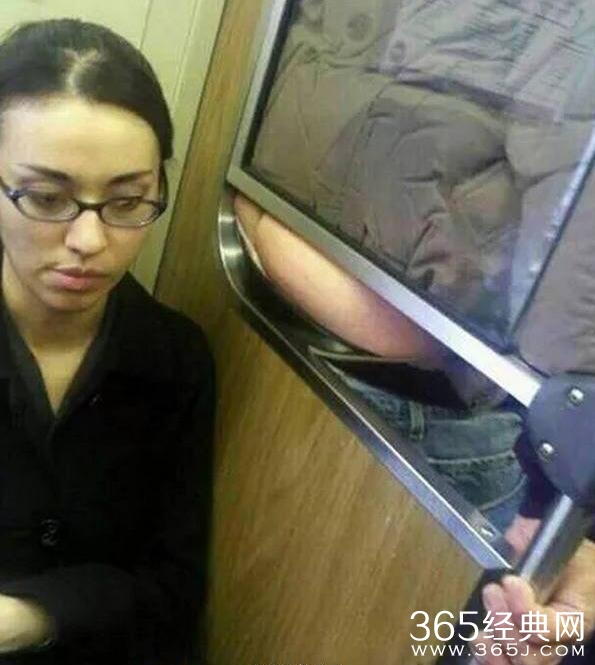 新闻哥：不要糟蹋人家姑娘！2015.10.26