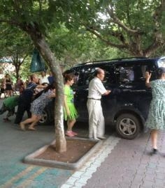 新闻哥：不要糟蹋人家姑娘！2015.10.26