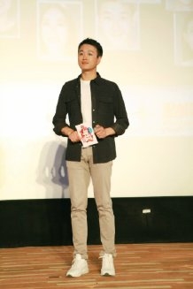 一年级大学季黄志忠为什么发火？黄志忠是不是和佟大为不和？黄志忠佟大为不和的原因