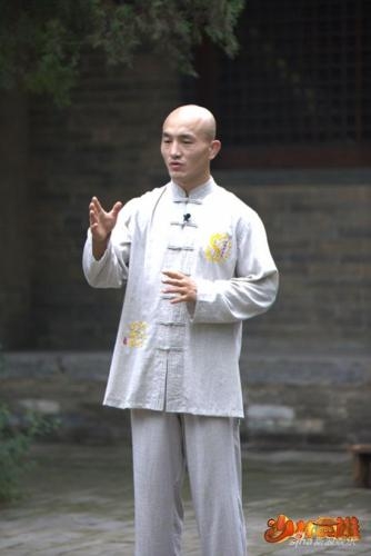 少林英雄武僧一龙回少林 一龙回少林遭围殴
