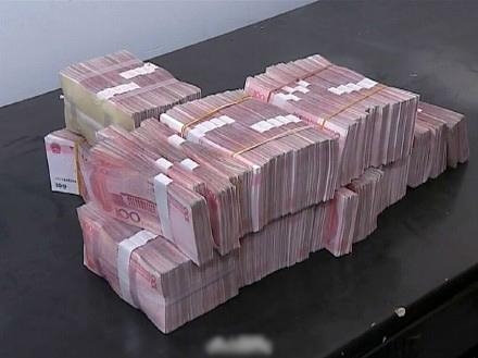 新闻哥：比我帅还是差那么一点。2015.11.02