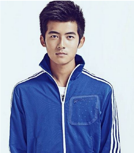 一年级大学季佟梦实微博背景