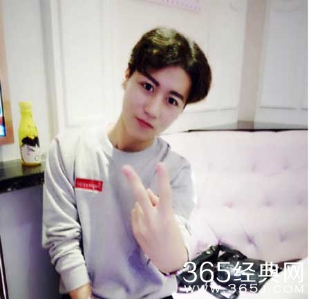 一年级大学季邵明明资料背景