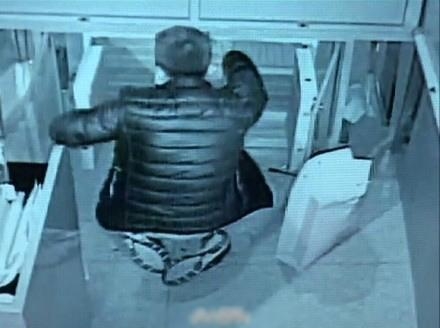 新闻哥：比我帅还是差那么一点。2015.11.02