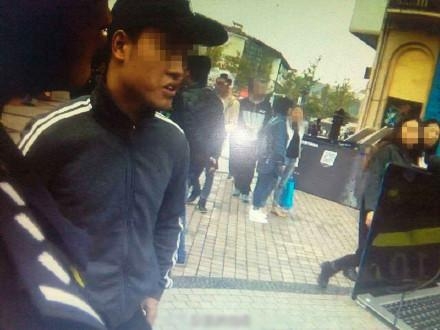 新闻哥：比我帅还是差那么一点。2015.11.02