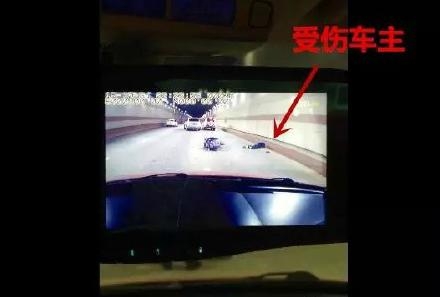 新闻哥：抽奖又特么中了避孕套。2015.11.03