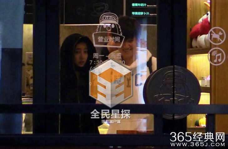 王丽坤插足于和伟婚姻 到底是真是假