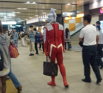 新闻哥：不努力还怪爹妈没权势！2015.11.04