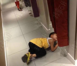 新闻哥：不努力还怪爹妈没权势！2015.11.04