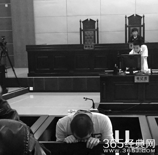 父卖亲儿还赌债 虎毒不食子禽兽父亲