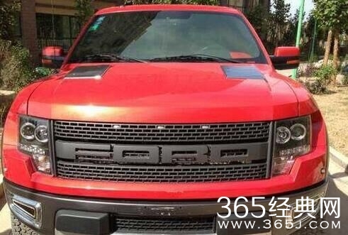 灵魂摆渡2赵吏的红色车是什么牌子