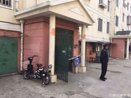 苏州14岁少年疑遭父虐致死