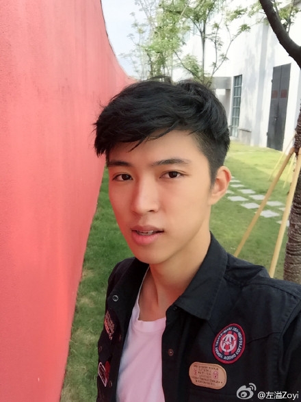 一年级左溢弹唱Galaxy视频