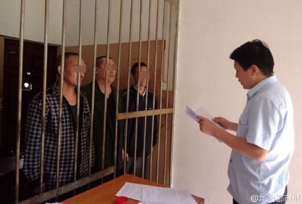 2岁男孩喝酒死亡