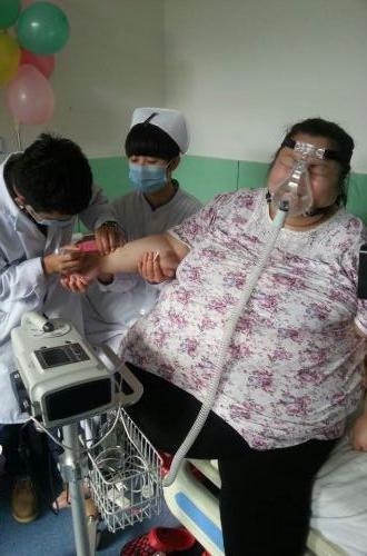东北女子成中国首胖488斤 食量大惊人