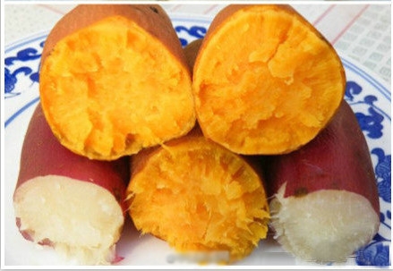 新闻哥：今天你们的钱包还丰满吗？2015.11.12