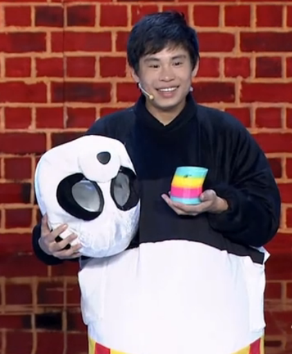 笑傲江湖吴武强演绎功夫熊猫