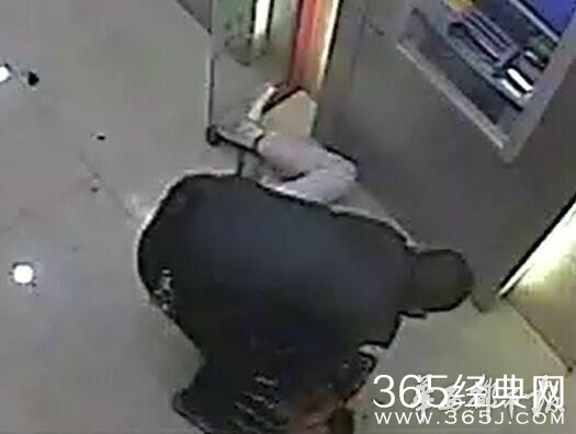 新闻哥：世界杯国足要等到2022年！2015.11.18