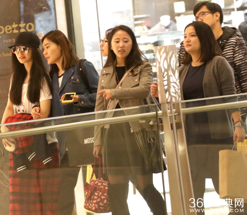 范冰冰素颜现身