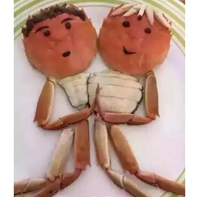 新闻哥：婆婆喜欢二女侍一夫。2015.11.20