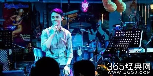 他来了我请闭眼12集中李熏然在酒吧唱的歌叫什么