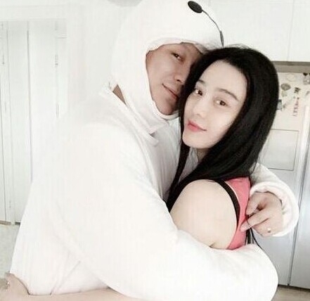 “大黑牛”李晨今天生日 范冰冰李晨高调秀恩爱不想分开