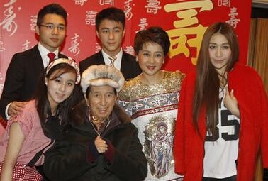 赌王庆94岁寿辰 四太赠3D女郎裸体画