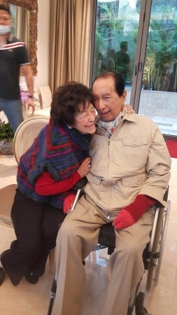 赌王庆94岁寿辰 四太赠3D女郎裸体画